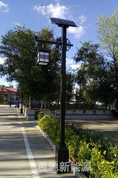 7米高太陽(yáng)能路燈100w價(jià)格多少錢
