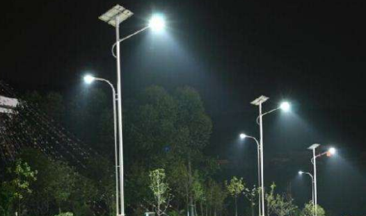 城市太陽能路燈 城市太陽能路燈價格是多少錢一套(不同瓦數(shù))