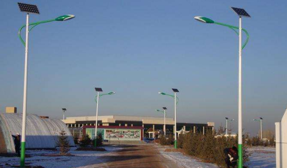 新型太陽能路燈 新型太陽能路燈價(jià)格多少錢一盞