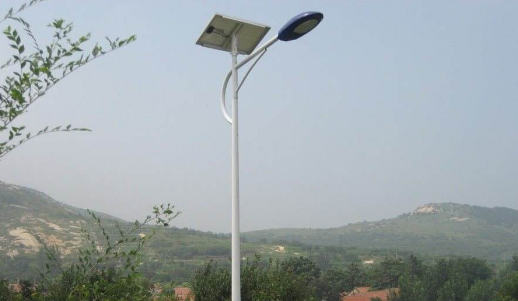 6米30w太陽(yáng)能路燈價(jià)格