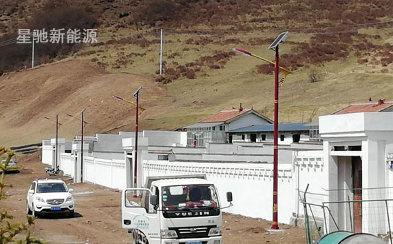 太陽(yáng)能光伏路燈