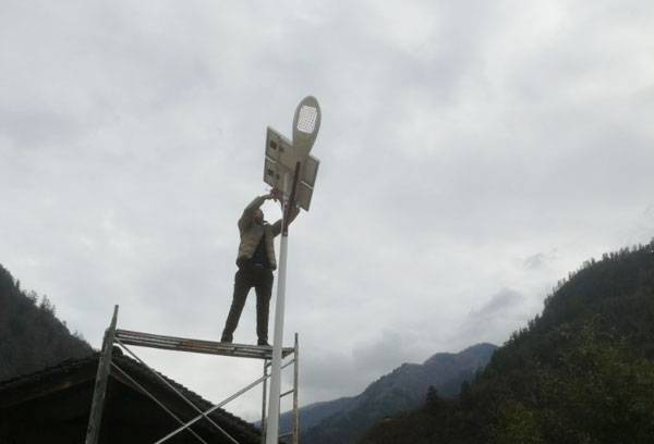 保定太陽(yáng)能路燈廠家 保定太陽(yáng)能路燈廠家哪家好