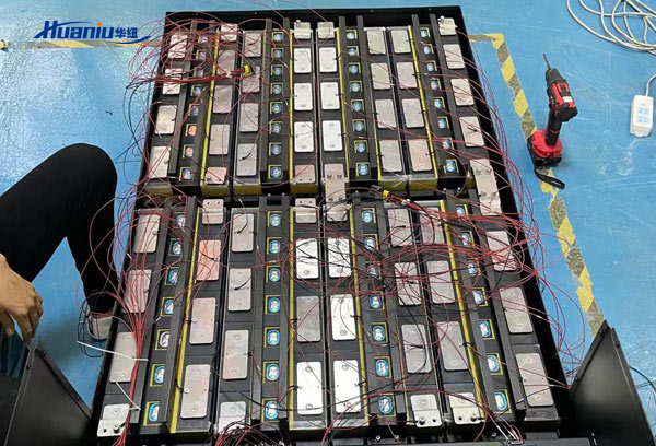 移動(dòng)電源車磷酸鐵鋰電池